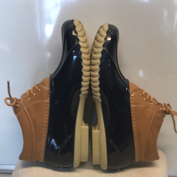 Tommy Hilfiger “duck” boot - Picture 6 of 9